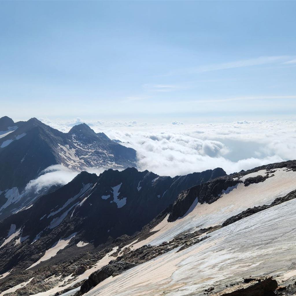 Wolken im Süden über den Dolomiten
