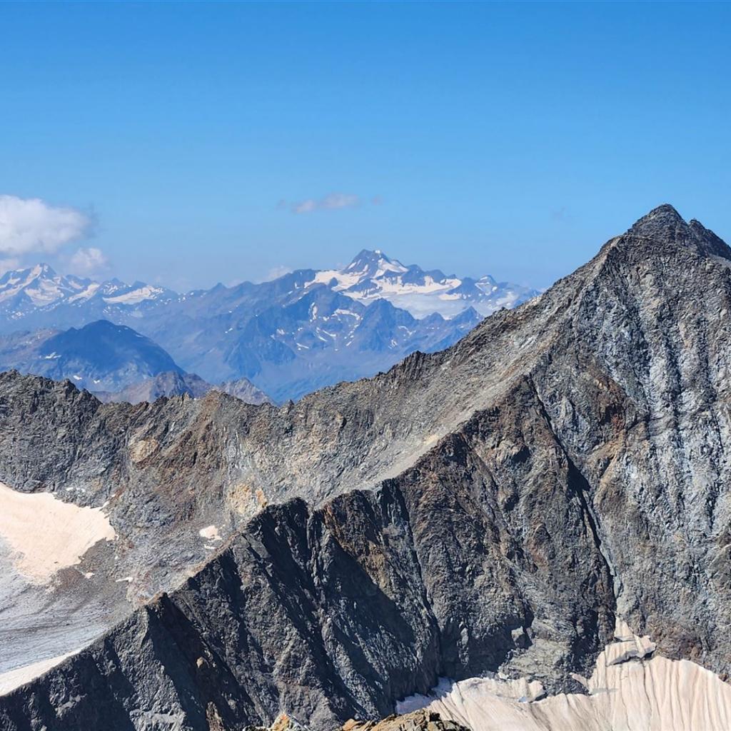 Weißkugel, Wildspitze und Wilder Pfaff, dahinter das Zuckerhütl