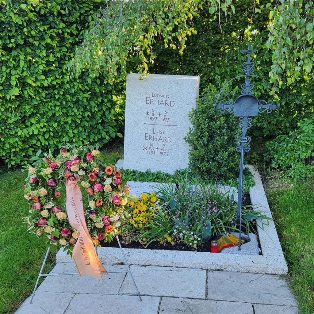 Das Grab von Ludwig Erhard