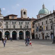 Laubengänge an der Piazza Loggia