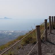 Blick auf den Golf von Neapel, im Hintergrund die Insel Capri
