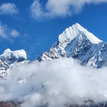 Kantega, 6720 m, und Thamserku, 6623 m (vom Kloster Khumjung)