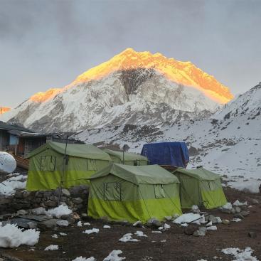 Der Nuptse, 7861 m, bei Sonnenuntergang (von Lobuche)